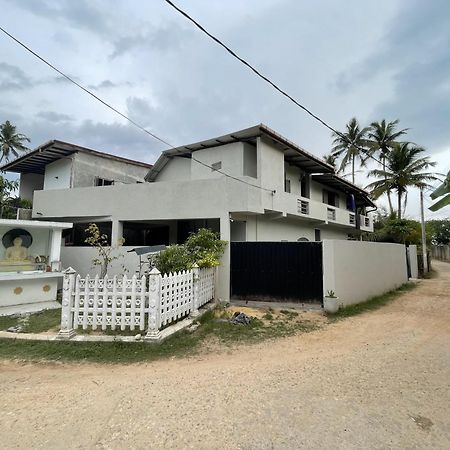 Hawara Coliving Midigama Hotel Exterior foto